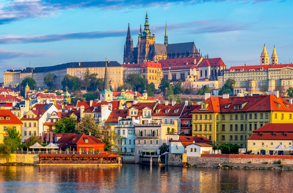 St.,Vitus,Cathedral,In,Hradcany,Castle,Over,Lesser,Town,,Prague,