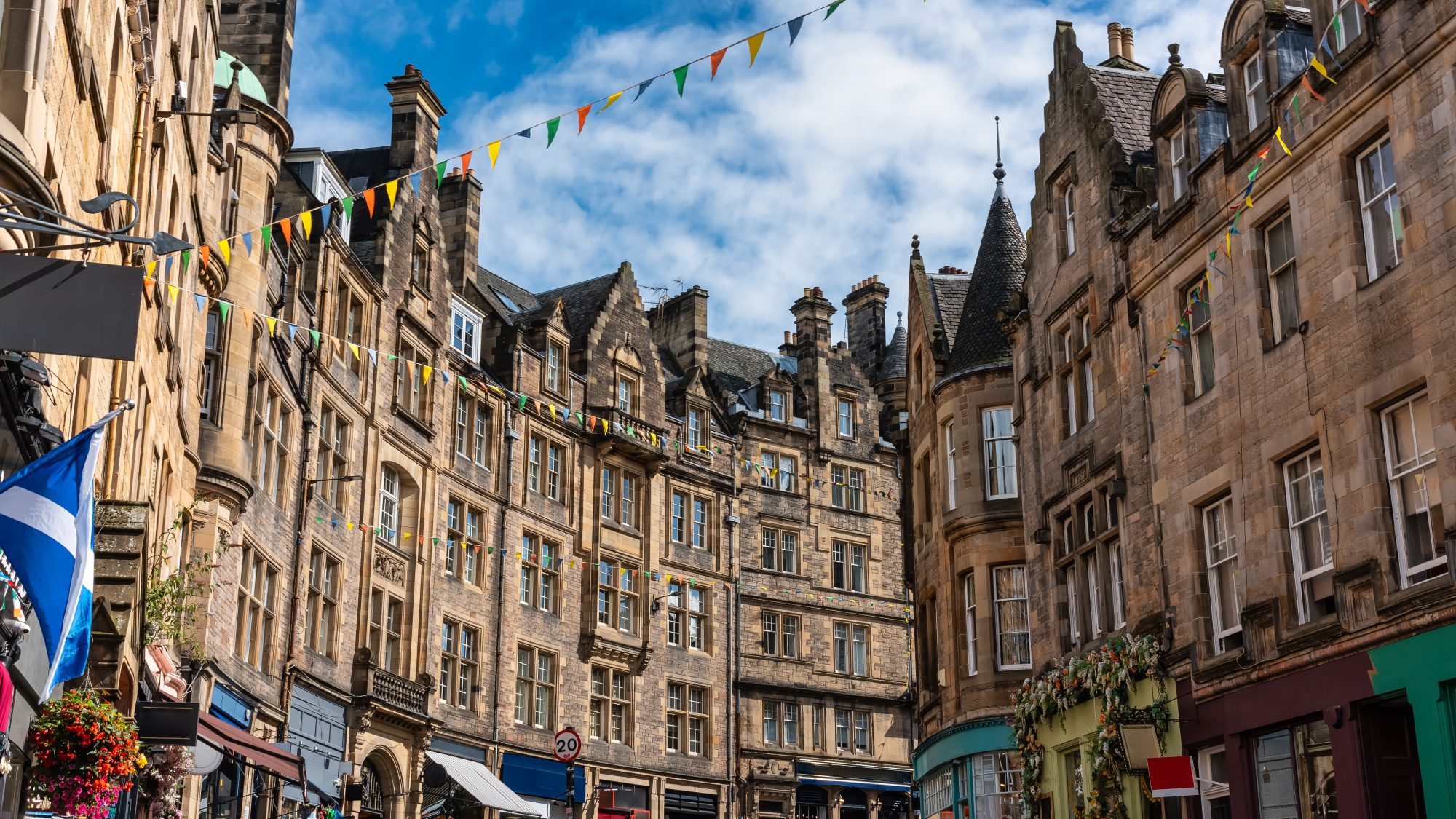 Edimburgo shutterstock_2365785937