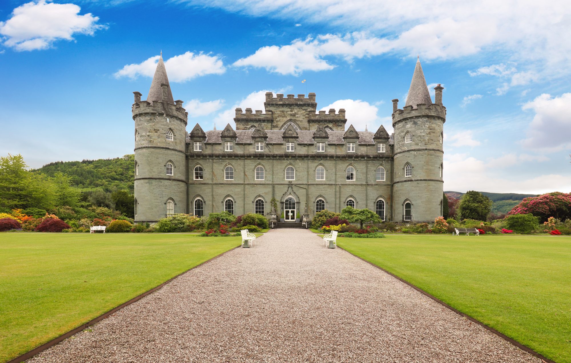 Inveraray Castle shutterstock_2188865905